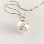 baby feet pendant necklace silver 1